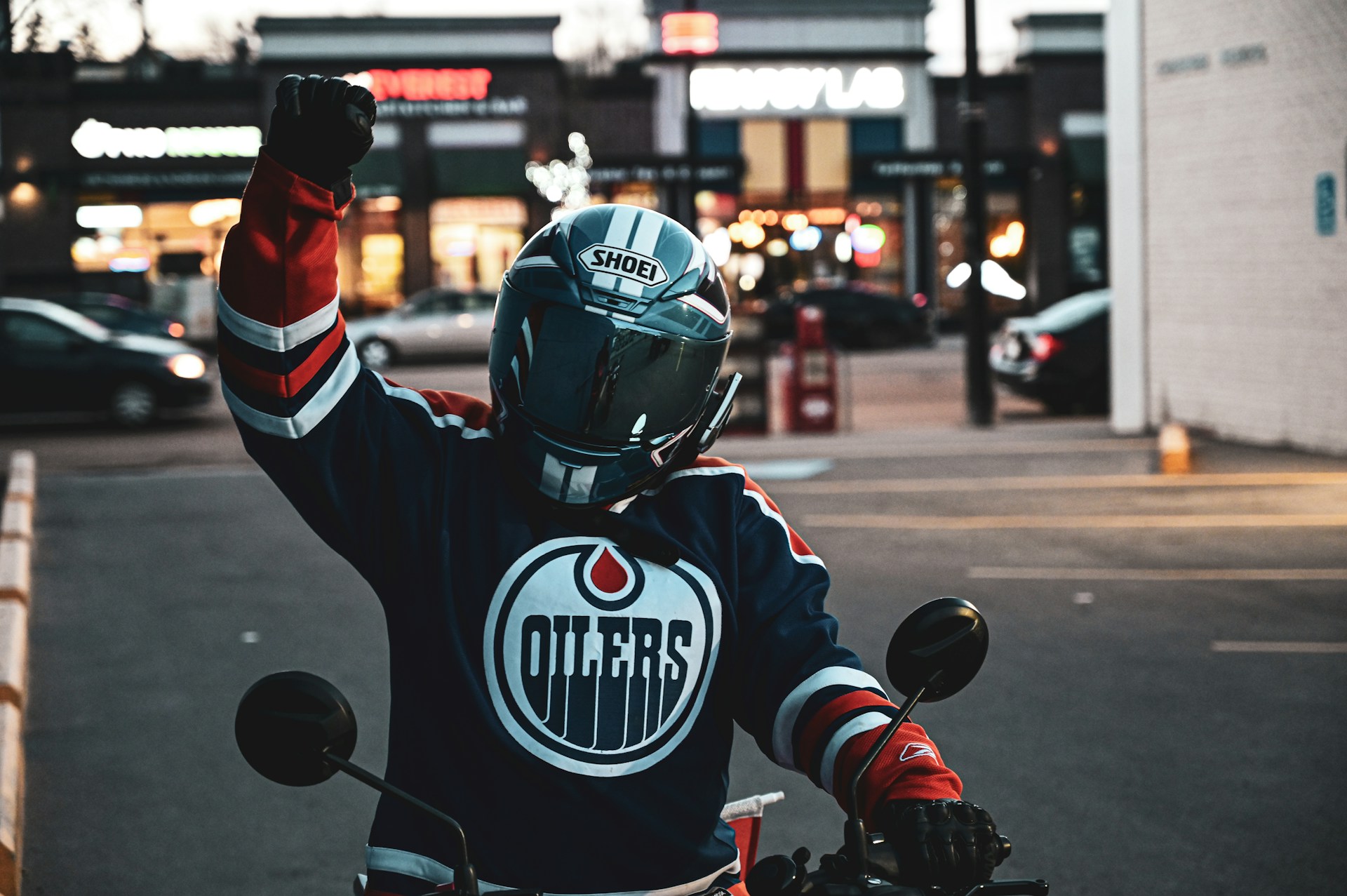 ronnzy-moto-oFYdFbJPzVc-unsplash